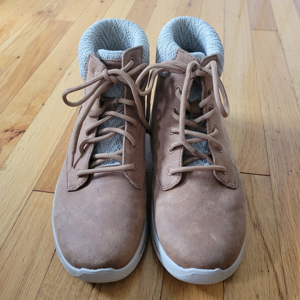 New Sketchers Tan Lace Up Boots Size 8.5